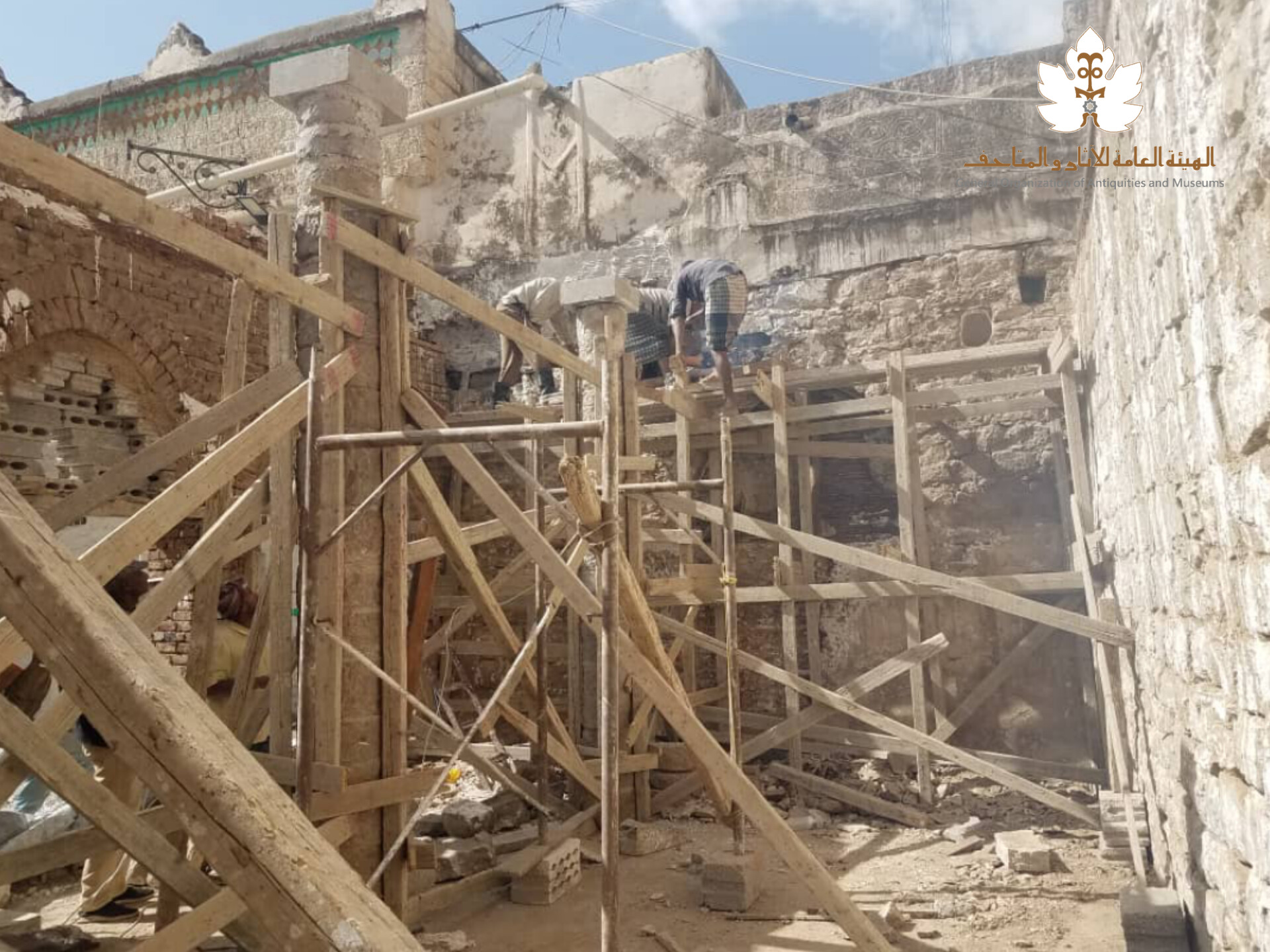 استئناف العمل في مشروع ترميم الجامع الكبير بإب بعد توقف دام 12 عاما - صورة إضافية 3